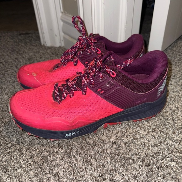 New Balance FuelCore Nitrel V1 Trail Running Shoes Womens 8 Pink All Terrain - Picture 2 of 7